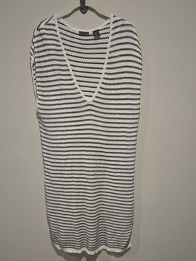 Tahari Striped V-Neck Knit Dress Or Cover Up in White and Black